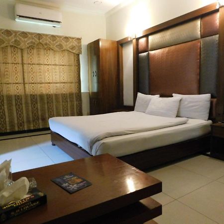 เดอะ แกรนด์ โฮเทล มัลตัน Hotel มุลตาน ภายนอก รูปภาพ