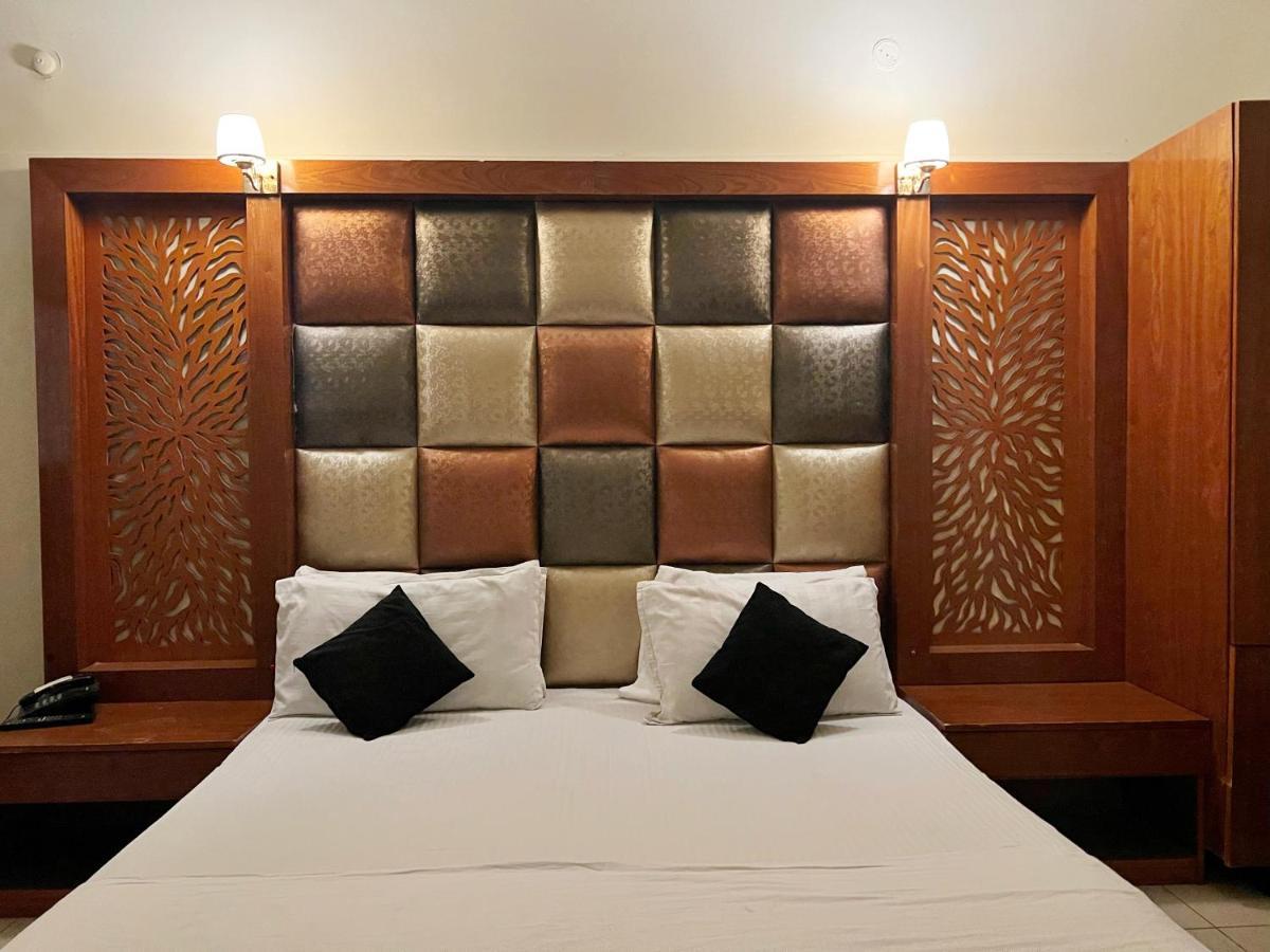เดอะ แกรนด์ โฮเทล มัลตัน Hotel มุลตาน ภายนอก รูปภาพ