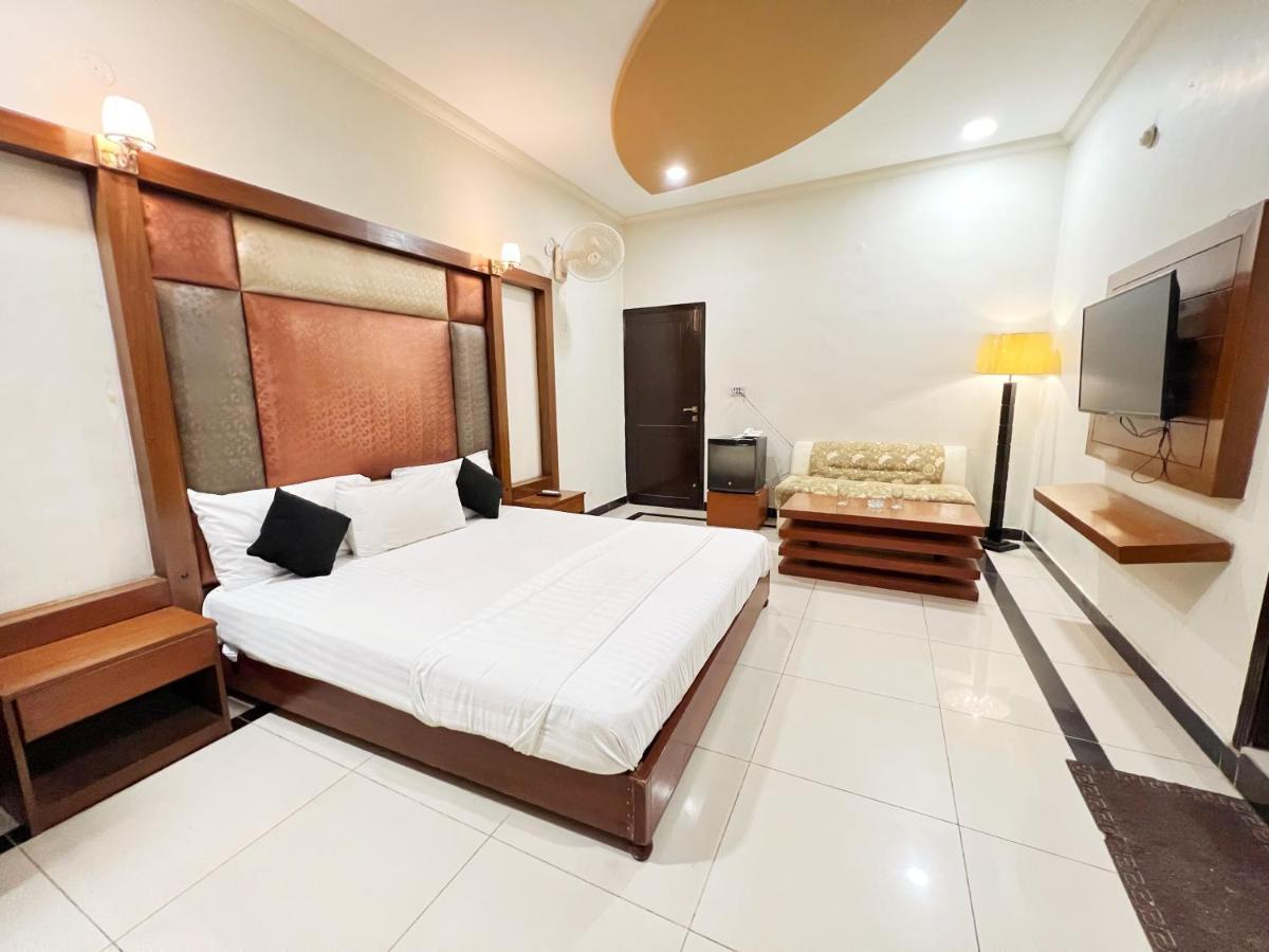 เดอะ แกรนด์ โฮเทล มัลตัน Hotel มุลตาน ภายนอก รูปภาพ
