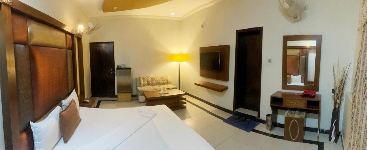 เดอะ แกรนด์ โฮเทล มัลตัน Hotel มุลตาน ภายนอก รูปภาพ