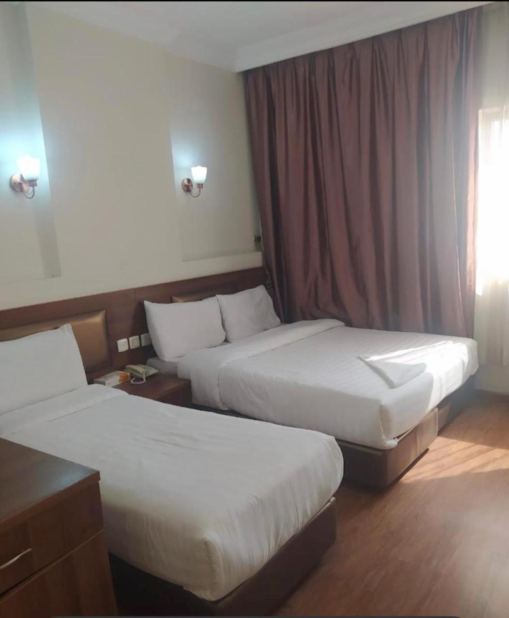 เดอะ แกรนด์ โฮเทล มัลตัน Hotel มุลตาน ภายนอก รูปภาพ