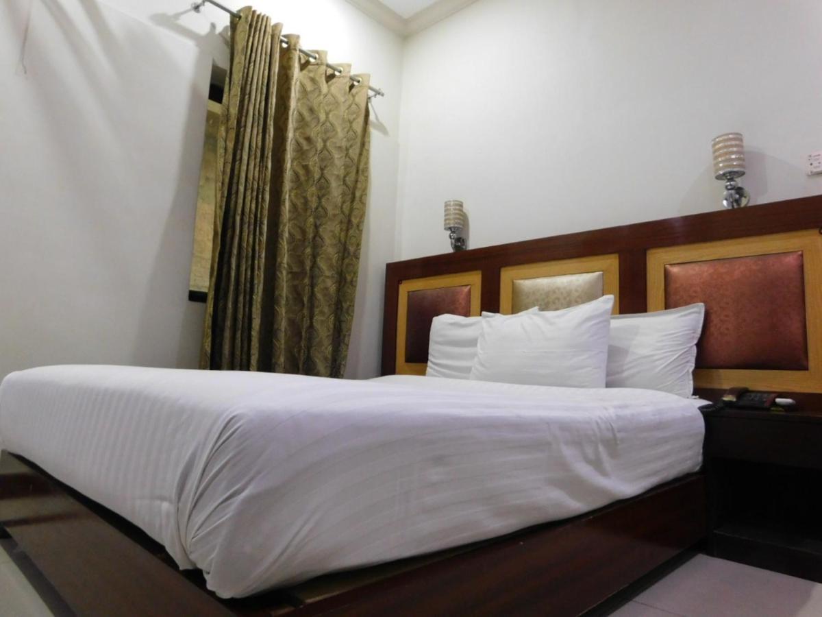 เดอะ แกรนด์ โฮเทล มัลตัน Hotel มุลตาน ภายนอก รูปภาพ