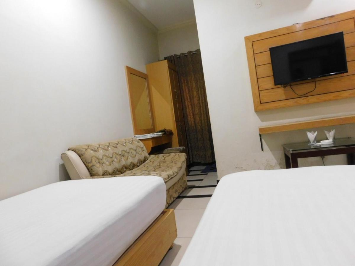 เดอะ แกรนด์ โฮเทล มัลตัน Hotel มุลตาน ภายนอก รูปภาพ